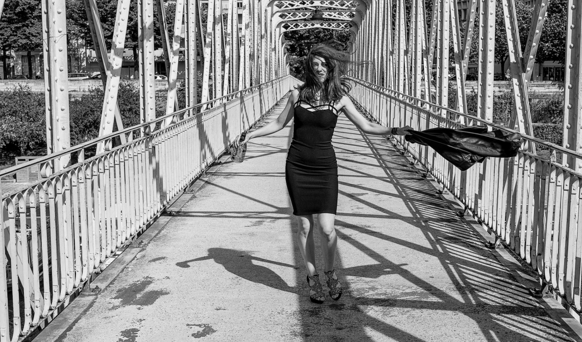 Lifestyle shooting Paris - Pvrple Gin®.