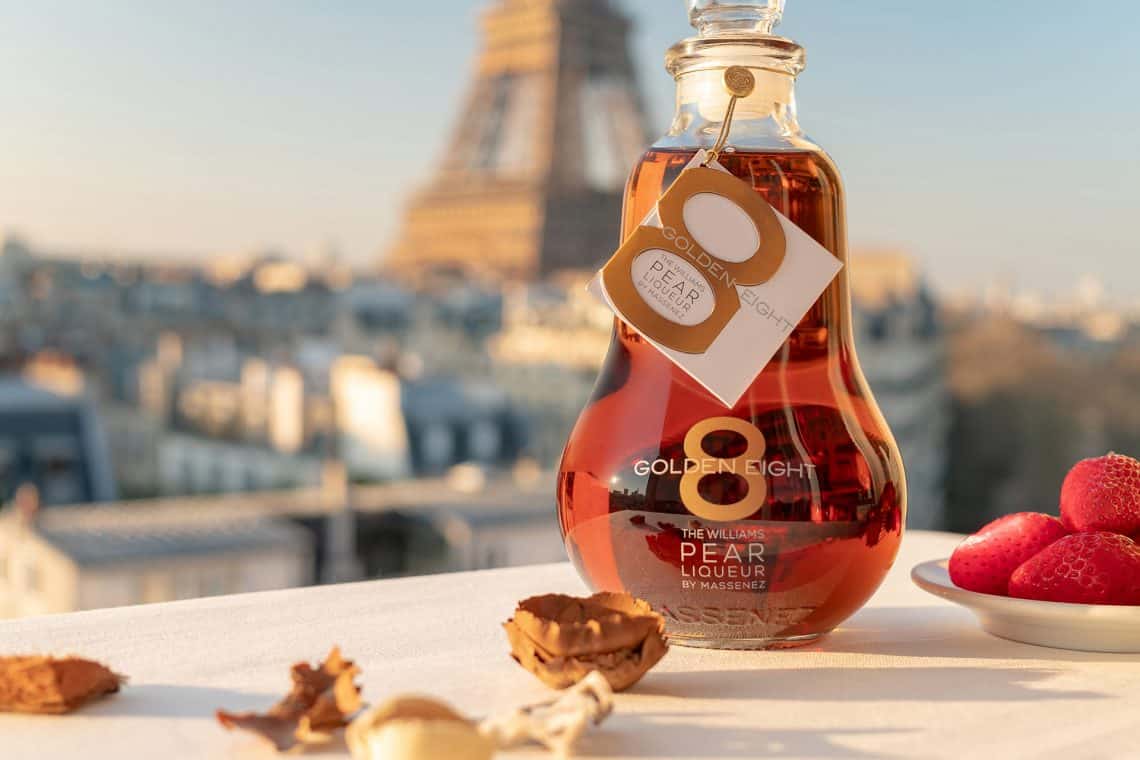 Golden Eight in front of the Eiffel Tower